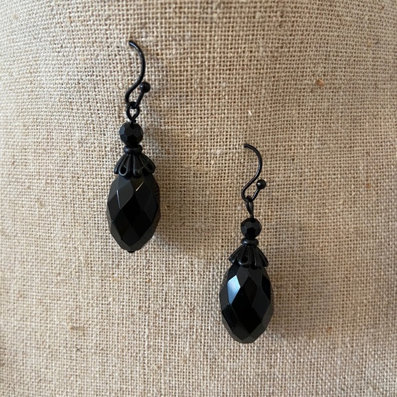 Lia Sophia Necklace and Earrings set - Picture 4 of 6